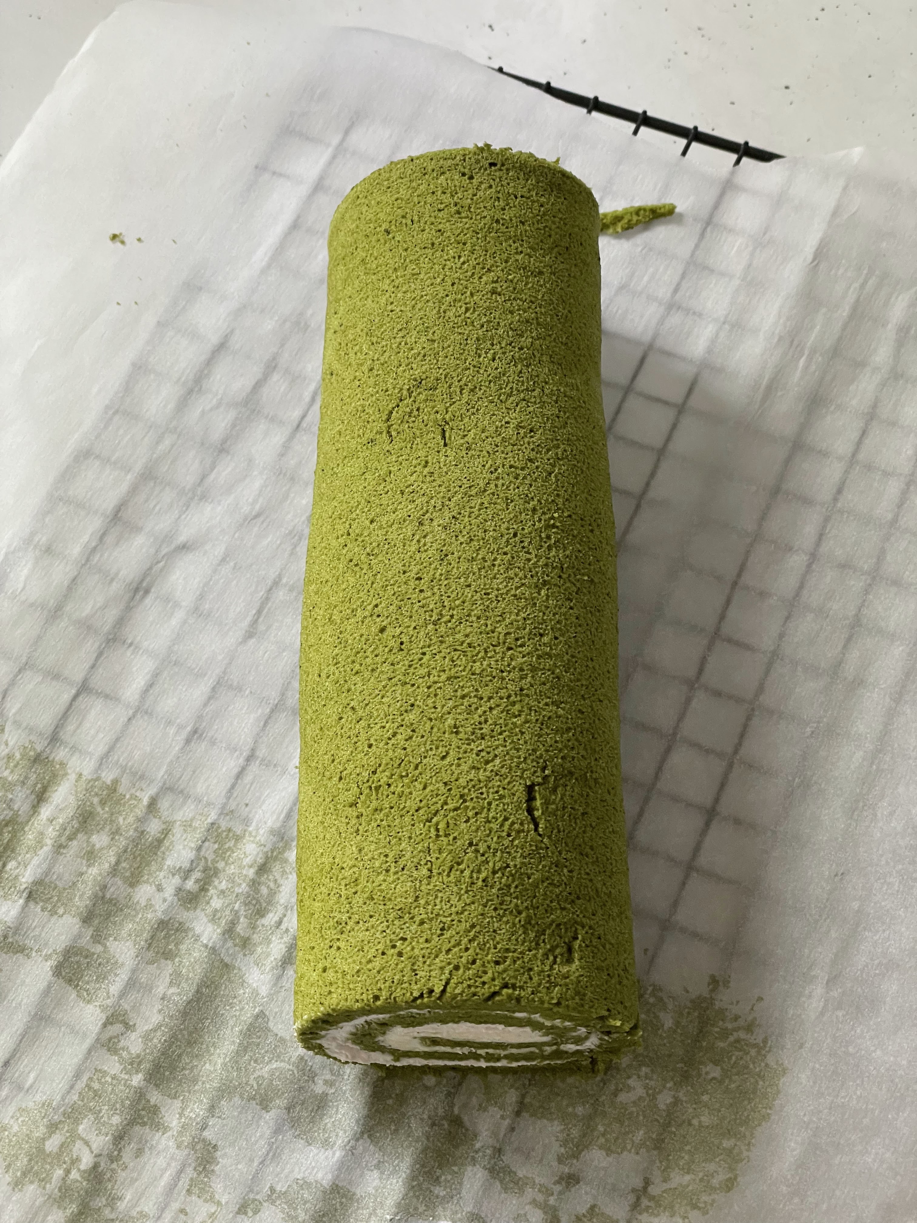 Matcha chiffon roll