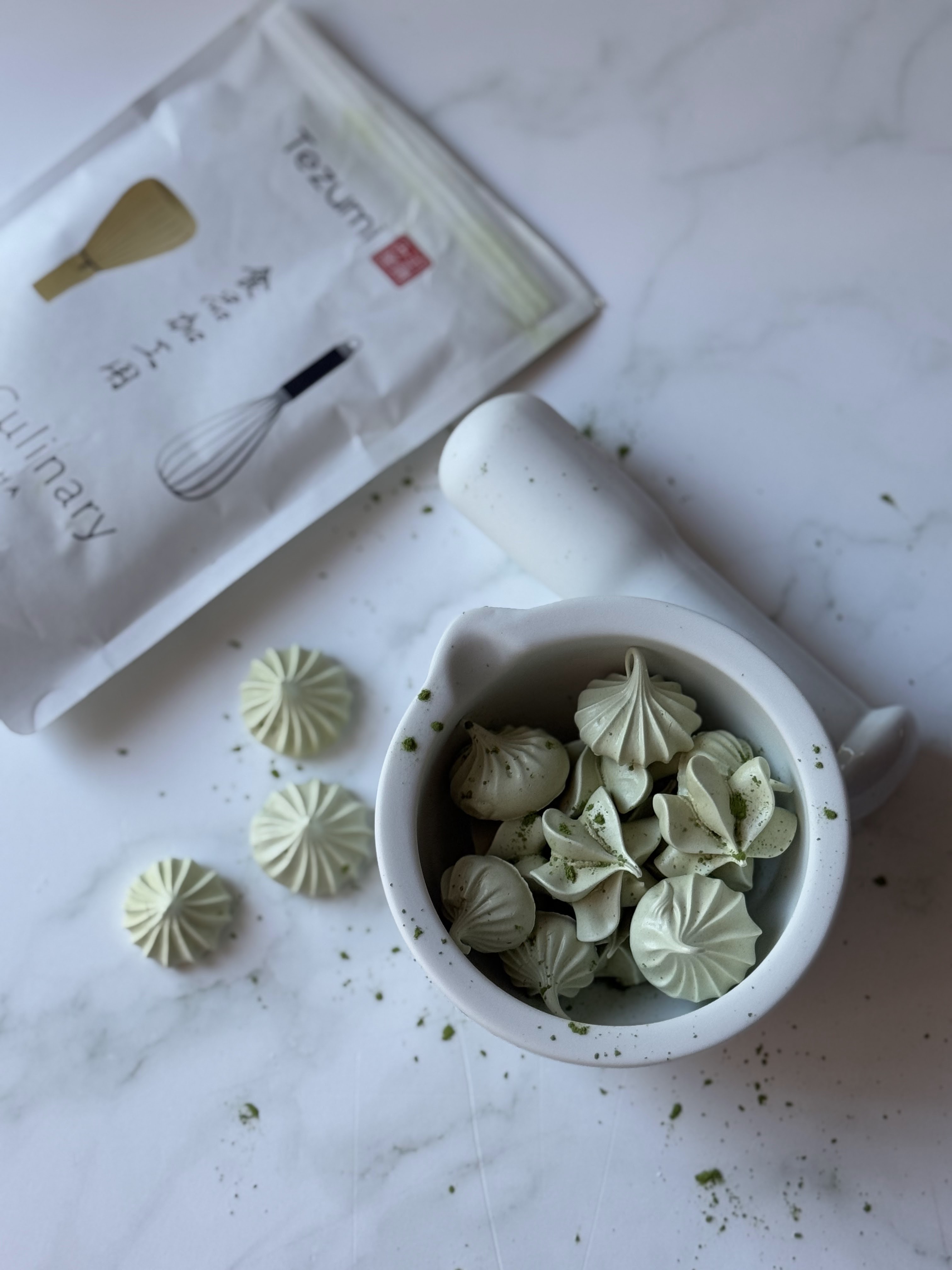 Matcha meringue 