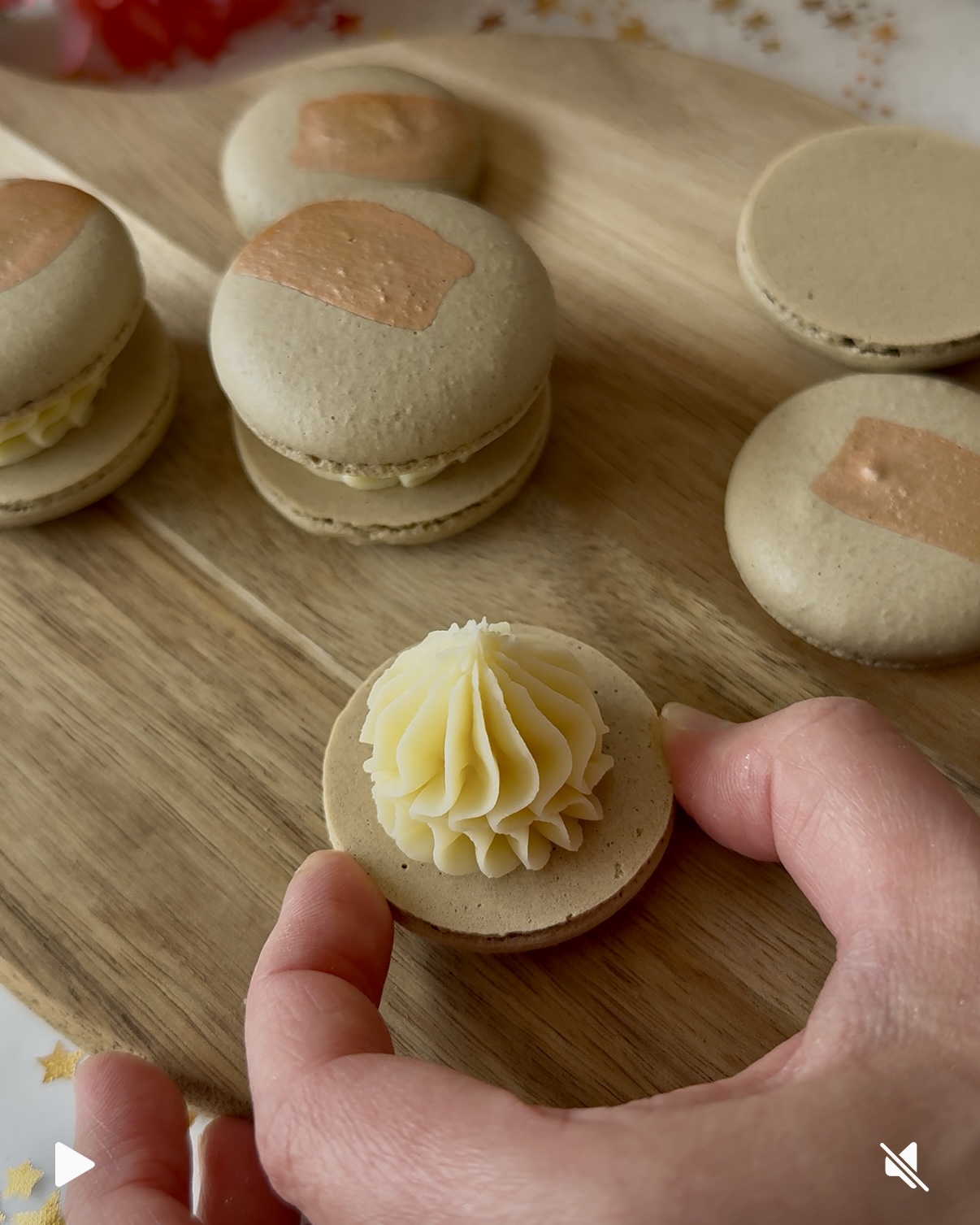 Oolong White Peach Macarons