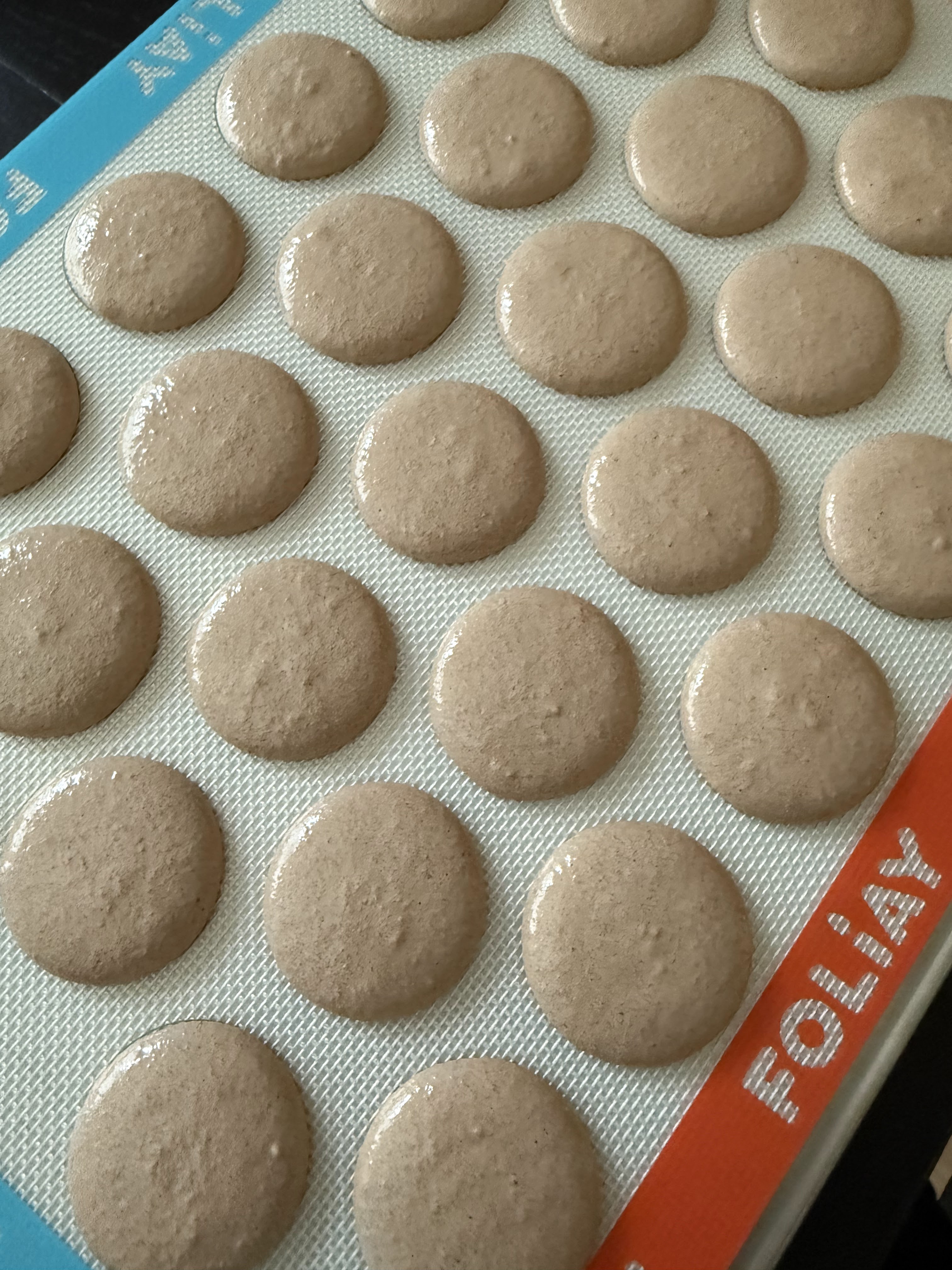 Tiramisu Macarons Shells