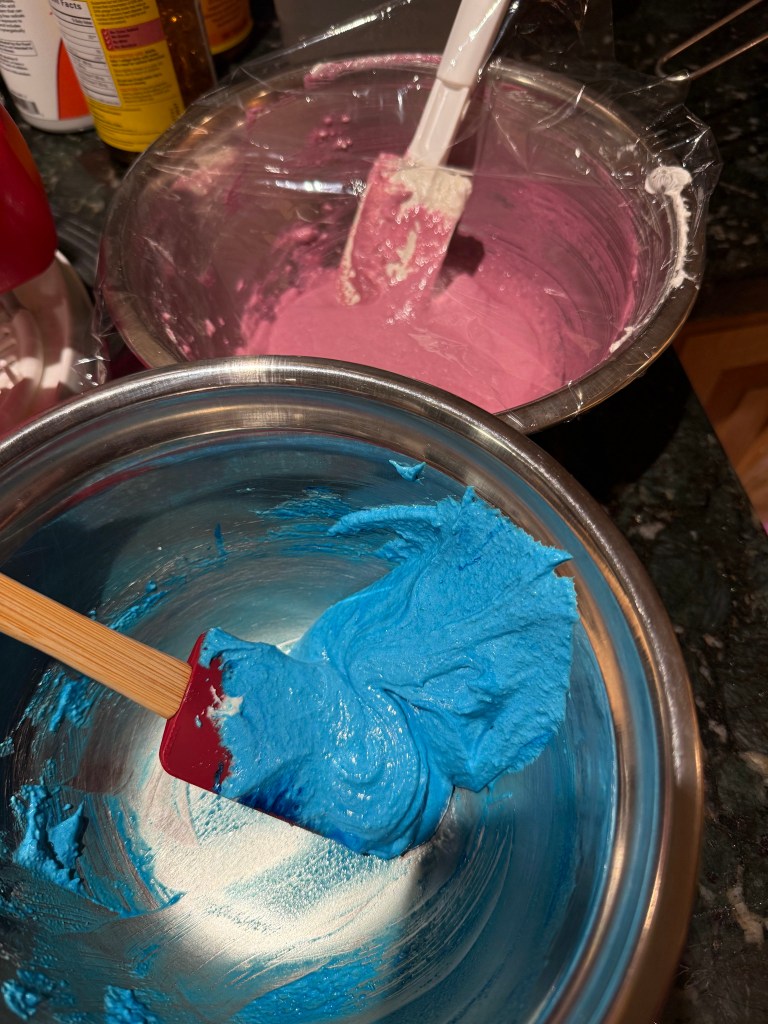 Two-toned macaron batter