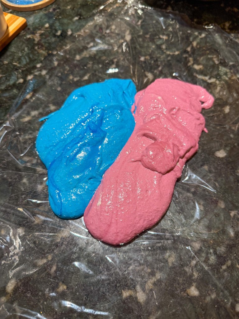 Two-toned macaron batter