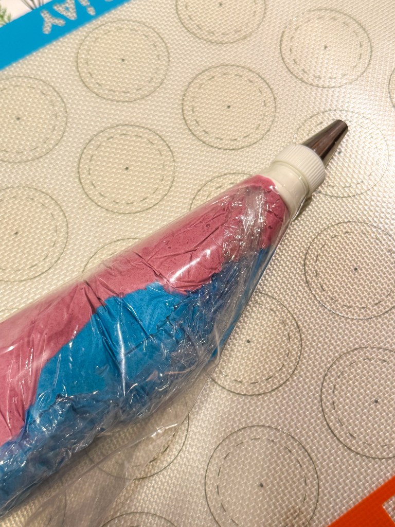 Two-toned macaron batter