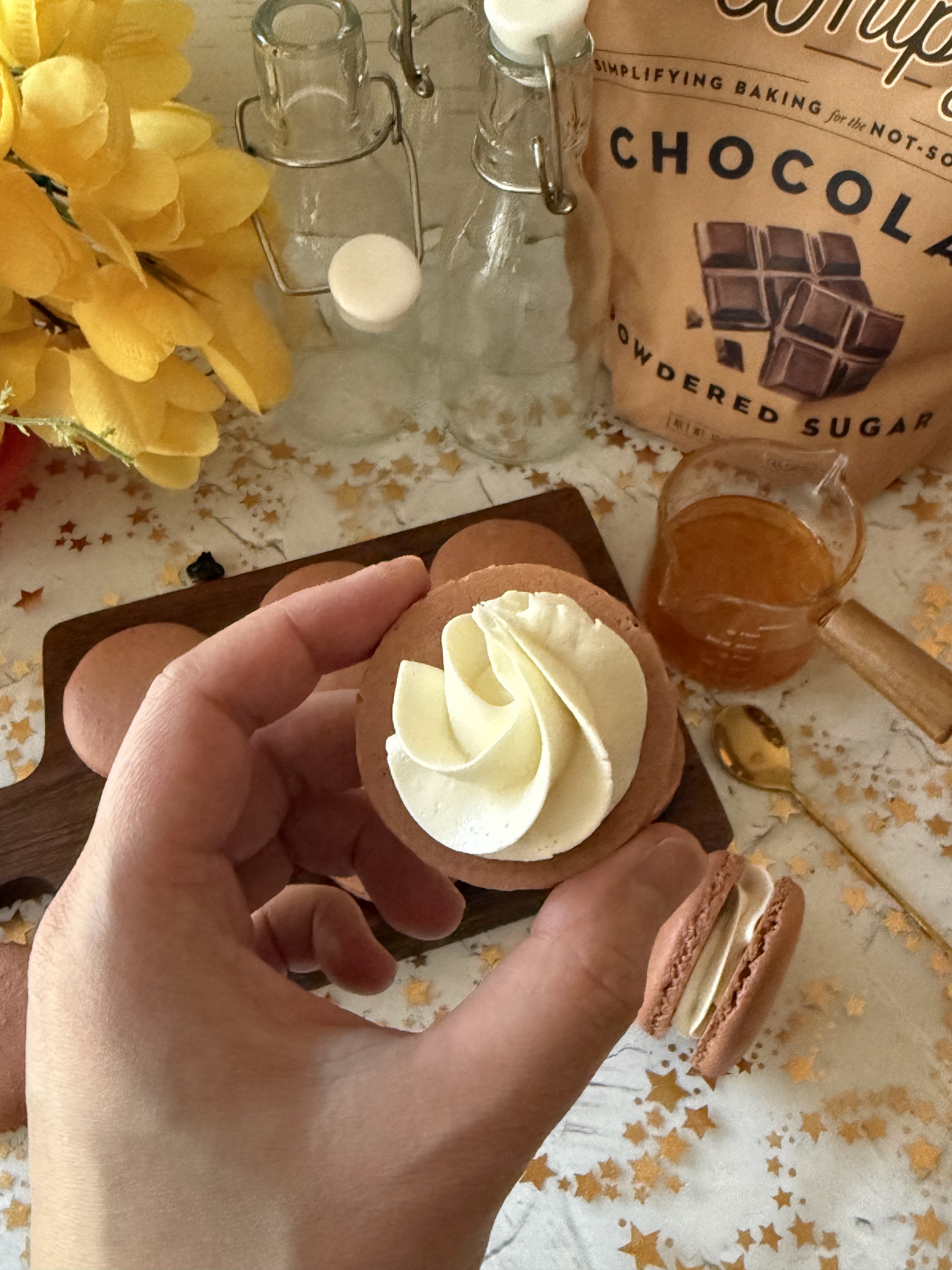 Honey buttercream. Chocolate Honey Macarons