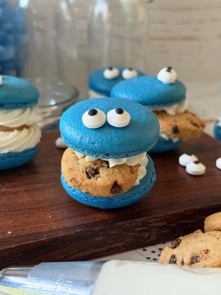Cookie Monster Macarons