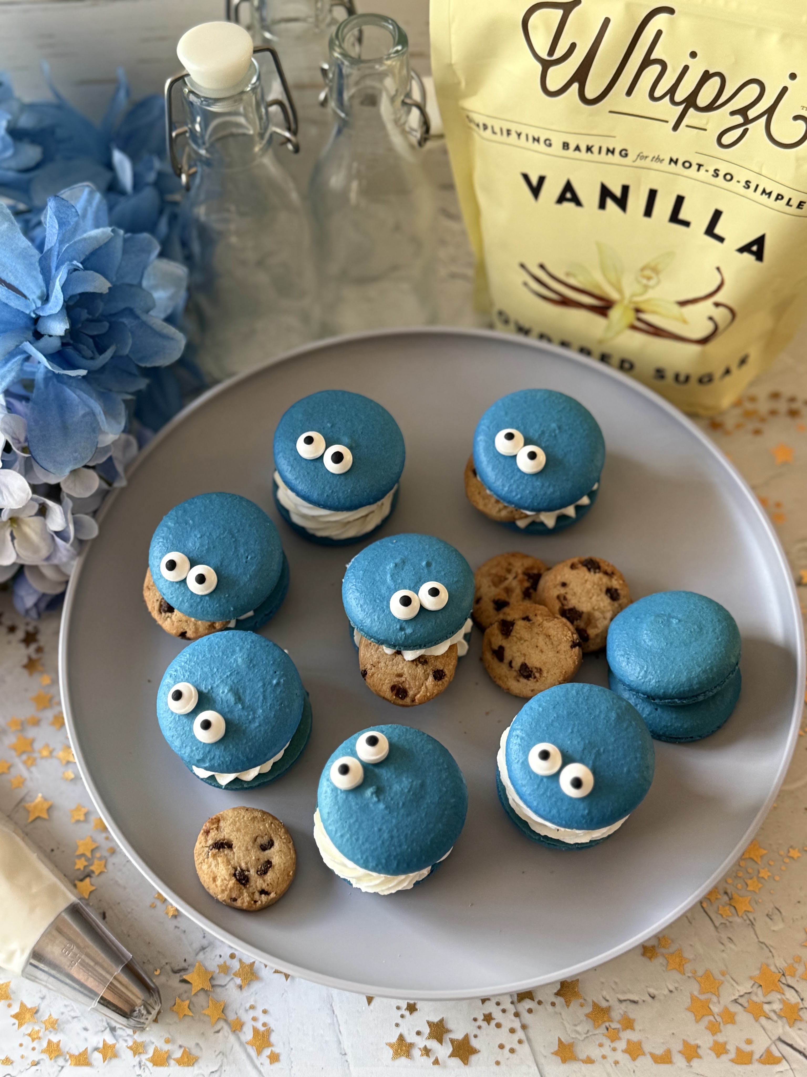 Cookie Monster Macarons